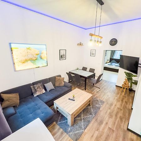 #221 Moderne City Wohnung Im Herzen Von Нойс Екстериор снимка