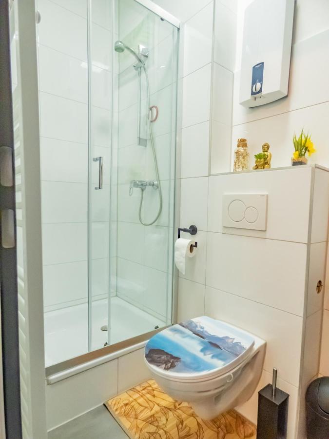 #221 Moderne City Wohnung Im Herzen Von Нойс Екстериор снимка