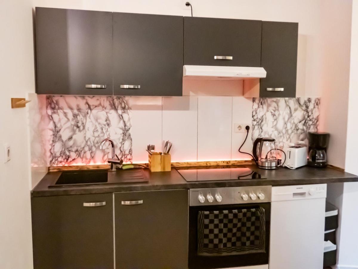 #221 Moderne City Wohnung Im Herzen Von Нойс Екстериор снимка