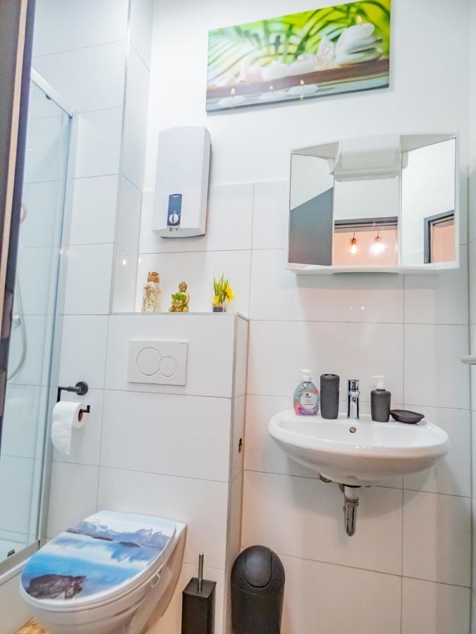 #221 Moderne City Wohnung Im Herzen Von Нойс Екстериор снимка